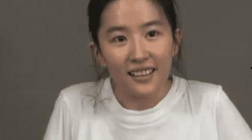 刘亦菲海外爆料视频,揭秘明星生活幕后真相  第2张